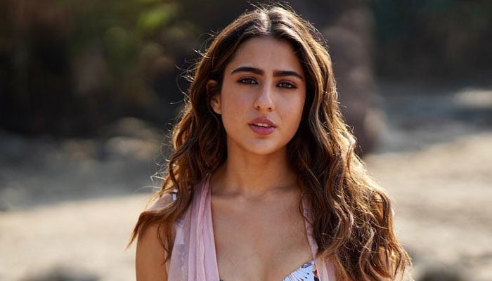 Sara Ali Khan was mistaken for a beggar after she was seen dancing alone on the street