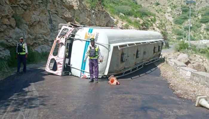 40,000 litres of petrol spilled as tanker from Karachi overturns in Kohat