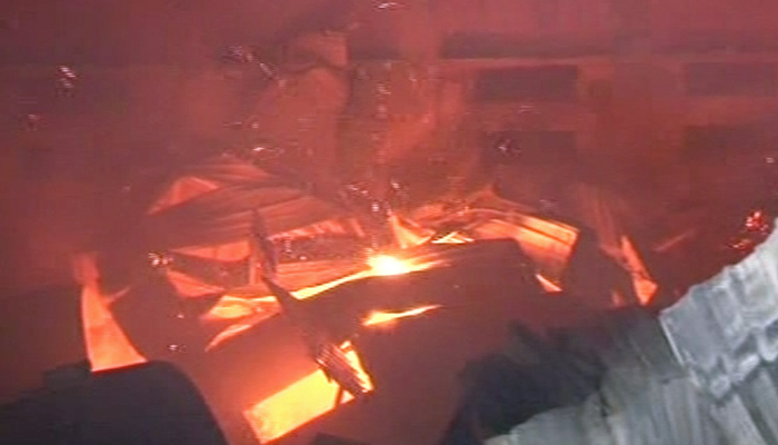 Fire breaks out in warehouse in Karachi's Shershah area