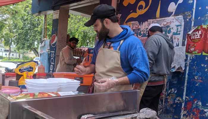 A Pakistani success story: Entrepreneur's journey from small food stall to restaurant will inspire you