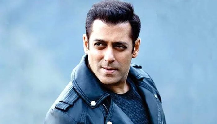 Salman Khan labeled ‘coward’ and ‘fake’ for keeping mum on B-Town scandals 