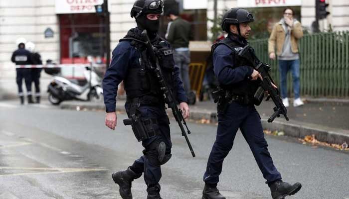 Two Muslim women stabbed under Eiffel Tower in Paris