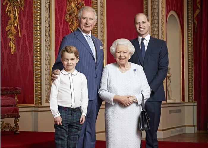 Buckingham Palace's brutal snub to Prince Harry in controversial royal Christmas photo