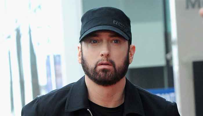 Eminem promotes new album by his concert DJ 