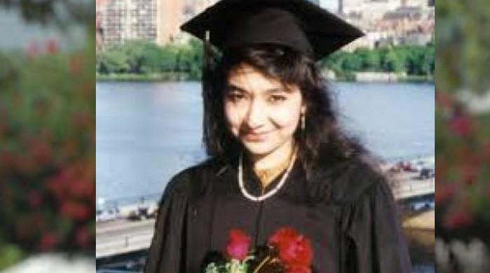 Dr Aafia Siddiqui signs clemency petition