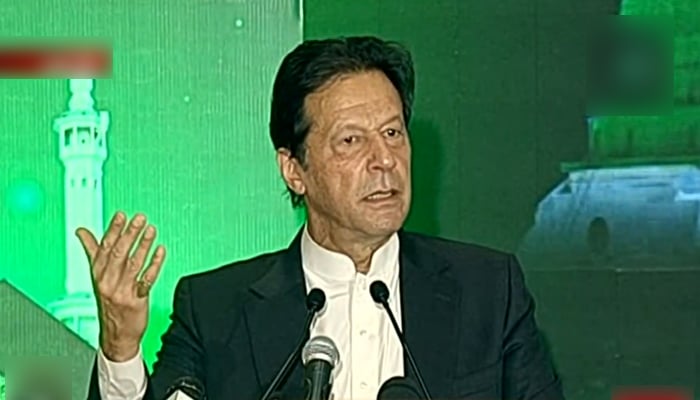 Grade 7-9 to be taught Holy Prophet's (PBUH) life: PM Imran Khan