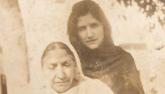 Prime Minister Imran Khan shares photo of mother, grandmother