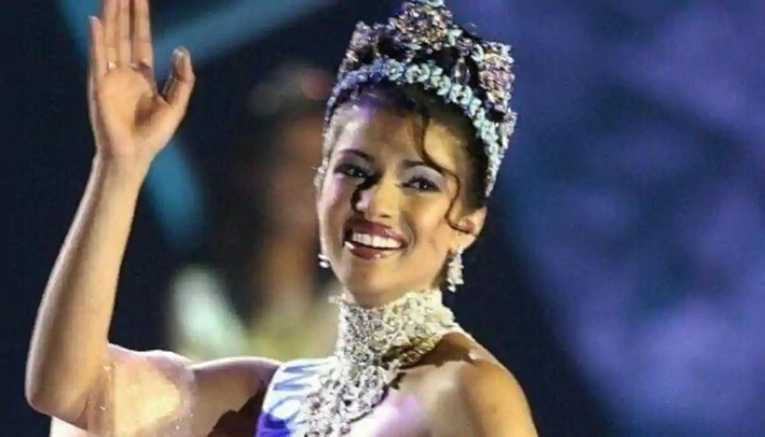 When Priyanka Chopra ran into a major wardrobe malfunction during Miss India contest 