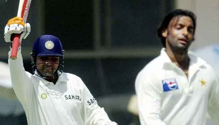 Virender Sehwag was once asked by a Pakistani cricketer to sing a Kishore Kumar song