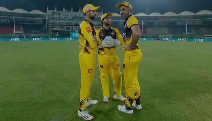 PSL 2020: Watch Peshawar Zalmi stars in the 'funniest ever huddle talk'