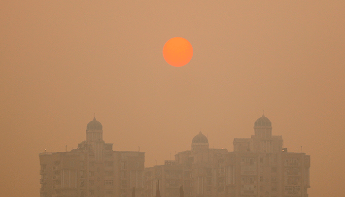 India chokes on toxic smog day after Diwali festival