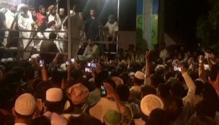 TLP calls off Faizabad sit-in after successful negotiations with govt