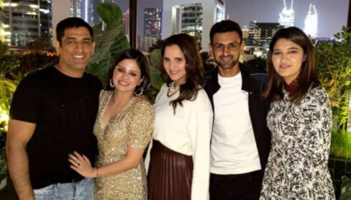 Dhoni celebrates wife's birthday with Sania Mirza, Shoaib Malik in Dubai