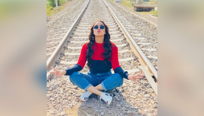 Maya Ali doesn't let the Sunday blues get to her 