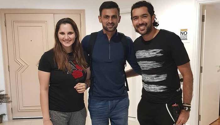 Sania Mirza donates her tennis racquet to Aisam-ul-Haq's charity foundation