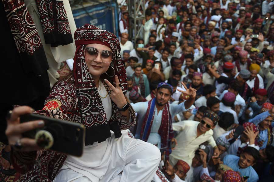 In pictures: Revellers defy curbs, celebrate Sindhi Culture Day in tribute to rich heritage