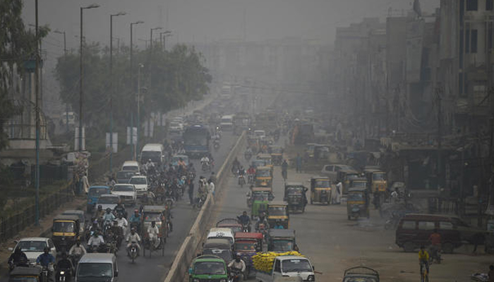 Lahore, Karachi make it to list of top 5 cities with worst air quality today