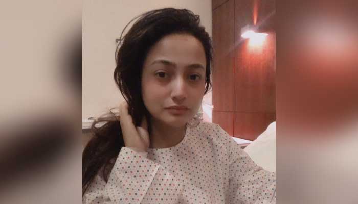 Zarnish Khan undergoes 'sudden' surgery, asks fans for prayers 