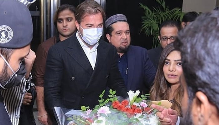 ‘Ertugrul’ star Engin Altan receives love, hero’s welcome in Pakistan