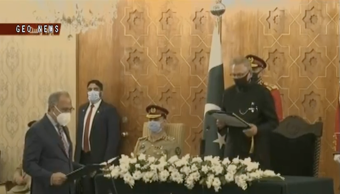 Abdul Hafeez Shaikh takes oath as federal minister