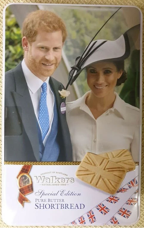M & S Royal Wedding Prince Harry & Meghan Markle Shortbread Biscuit Tin 450g 