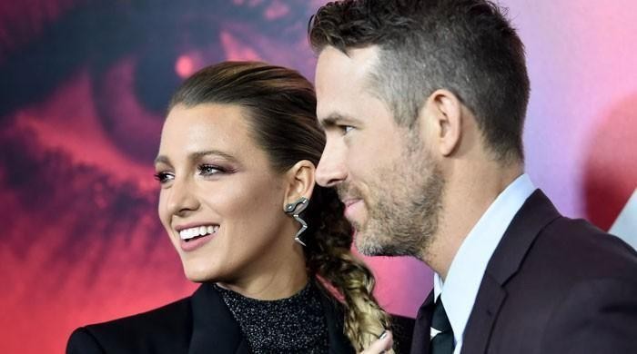 Ryan Reynolds gets brutally roasted by Blake Lively in yet another post - Vimarsana News