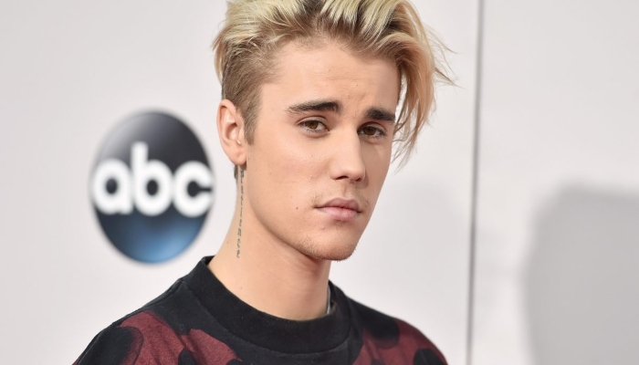 Justin Bieber reminisces upon early days of career with heartwarming photo
