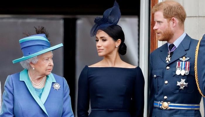 Queen Elizabeth sends shockwaves after snubbing Harry and Meghan in Christmas speech