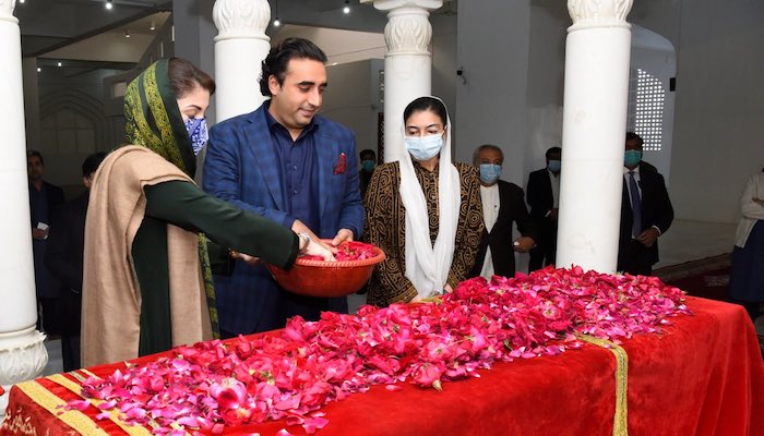 WATCH: Bilawal drives Maryam to Benazir and Zulfikar Ali Bhutto's resting place