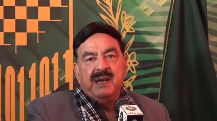 Sheikh Rasheed warns of action within 72hrs against anyone badmouthing Pakistan Army