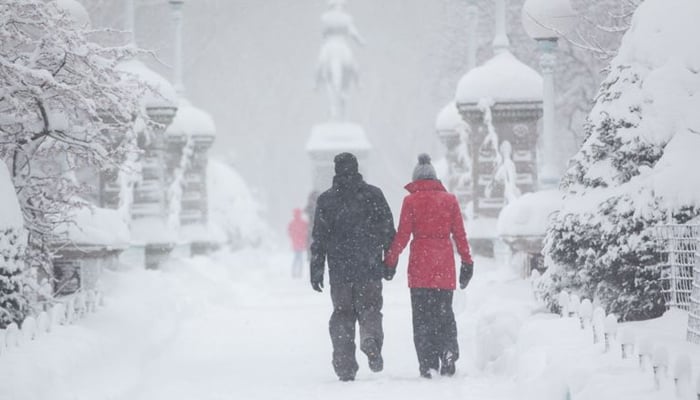 Snowfall causes accidents in various US cities