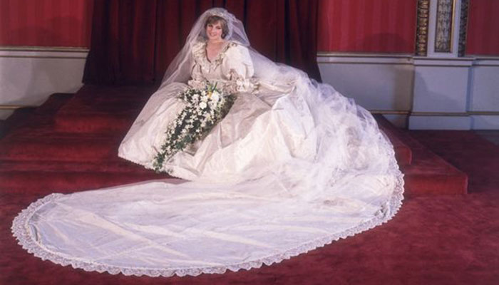 Princess Diana S Wedding Dress Designer Reveals Horrific