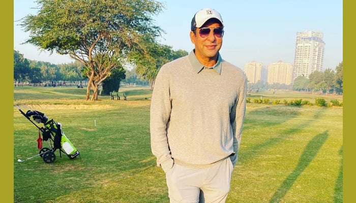 Karachi's winter gets to Wasim Akram