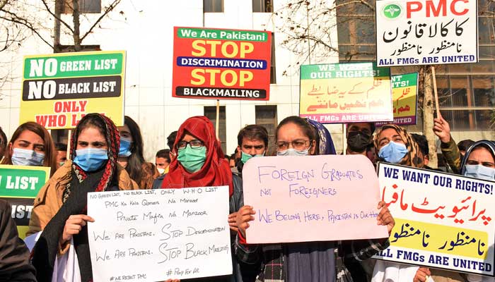 Foreign medical graduates protest PMC's blacklisting of universities in Islamabad