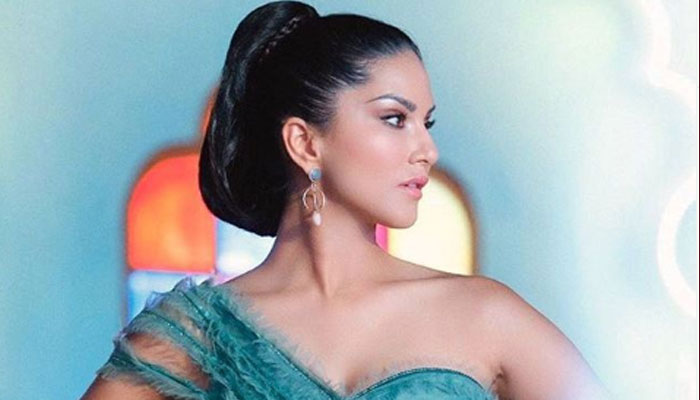 Sunny Leone drops jaws in dazzling green jumpsuit