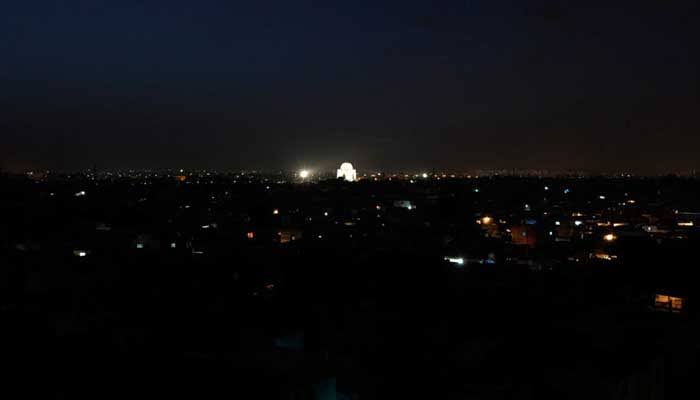 Blackout: After major breakdown, power being gradually restored in cities across Pakistan