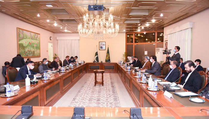 FM Qureshi discusses Afghan peace process with Hizb-e-Wahdat-e-Islami delegation