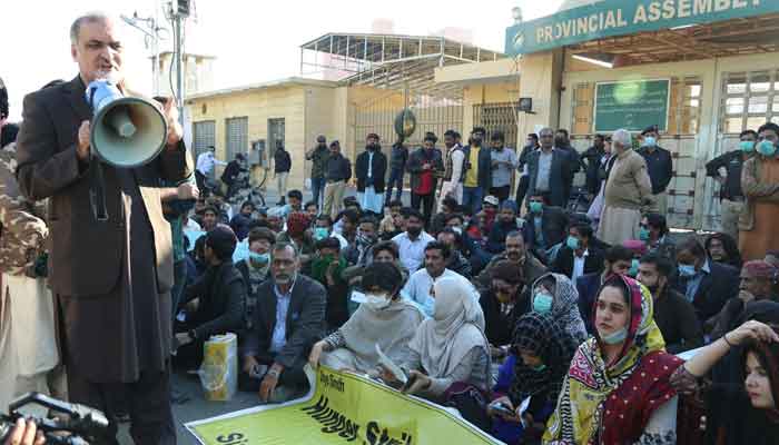 MDCAT 2020: JI lends support to protesting students