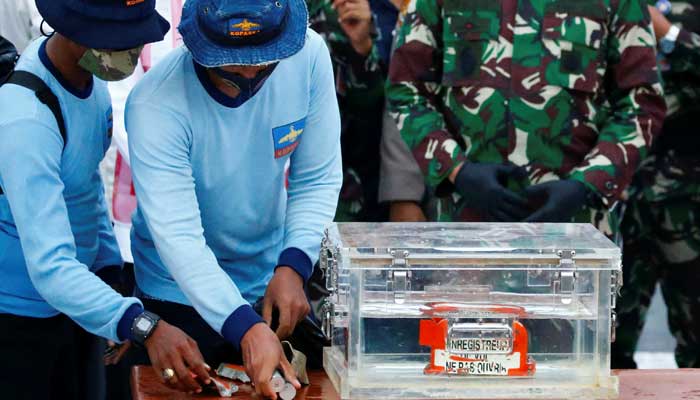 Crashed Indonesian plane's flight data recorder retrieved from Java sea