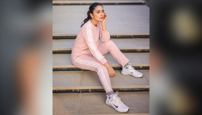 Ayeza Khan's sporty style wins hearts