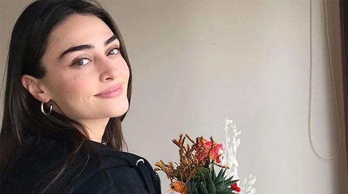Esra Bilgic shares a romantic scene from her drama ‘Ramo’