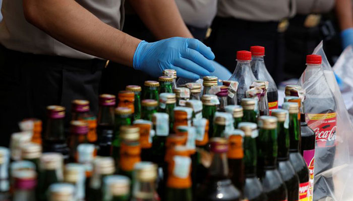 143 cartons of foreign origin liquor worth millions seized in Faisalabad