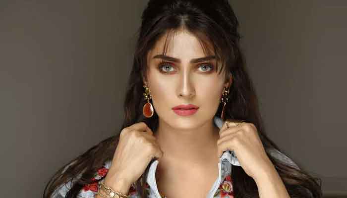 Ayeza Khan becomes most followed Pakistani actress on Instagram