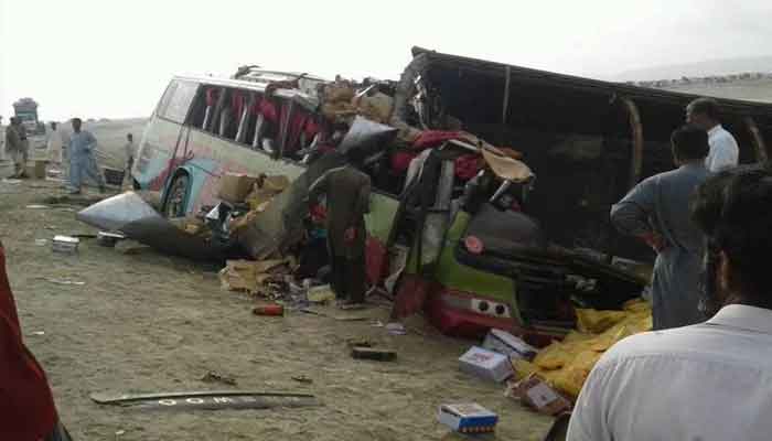 14 passengers killed in Uthal as van en route Karachi turns turtle