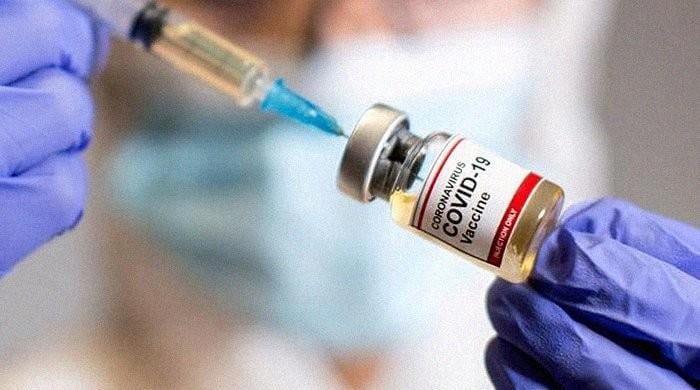 'No major reaction from coronavirus vaccine,' says Karachi health official