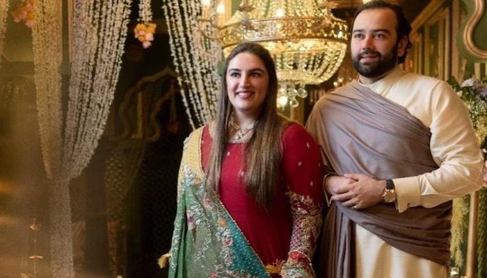 Mirror for Bakhtawar Bhutto's face viewing ceremony was used by Benazir, Zardari