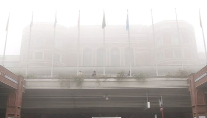 Weather update: Fog engulfs most parts of Punjab, flights delayed