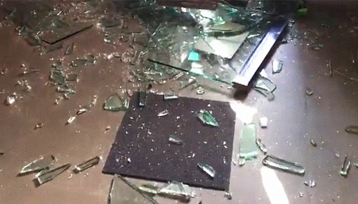 Geo and Jang Media Group's central office attacked by protesters in Karachi 