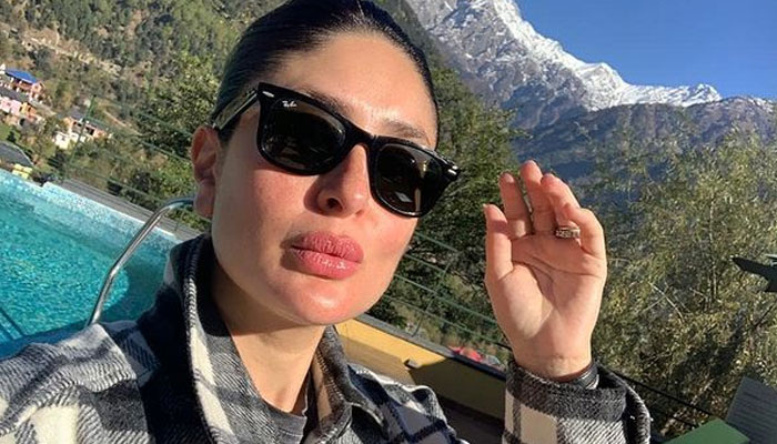 Mommy Kareena Kapoor returns to social media after giving birth to son