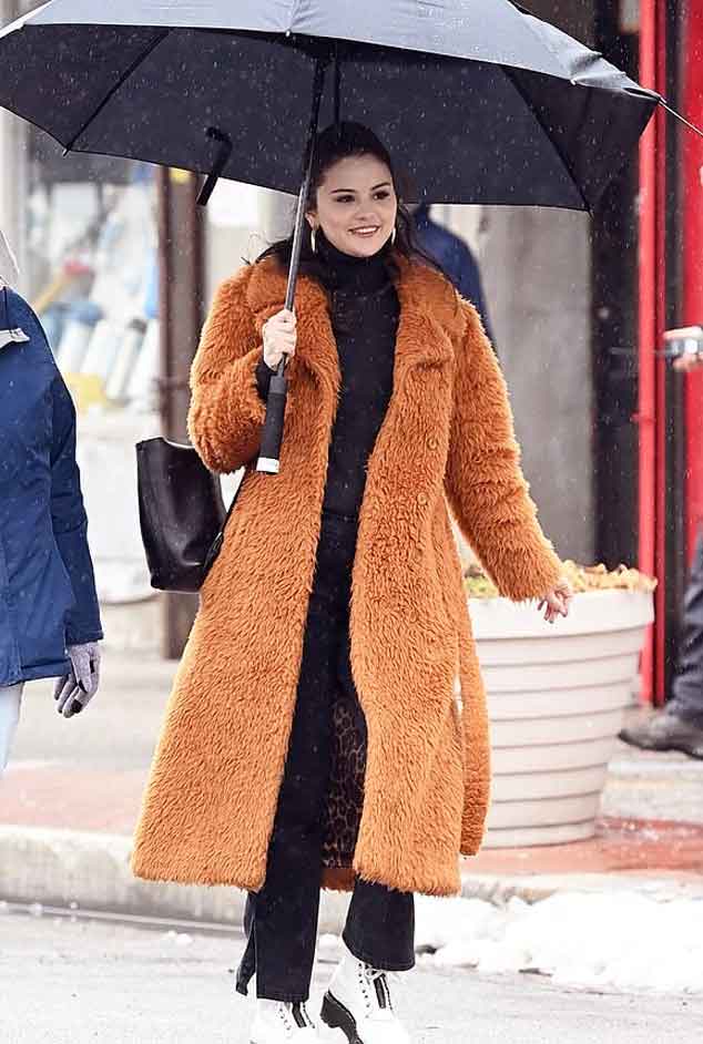 Selena Gomez Wears a Faux-Fur Mango Coat out in London